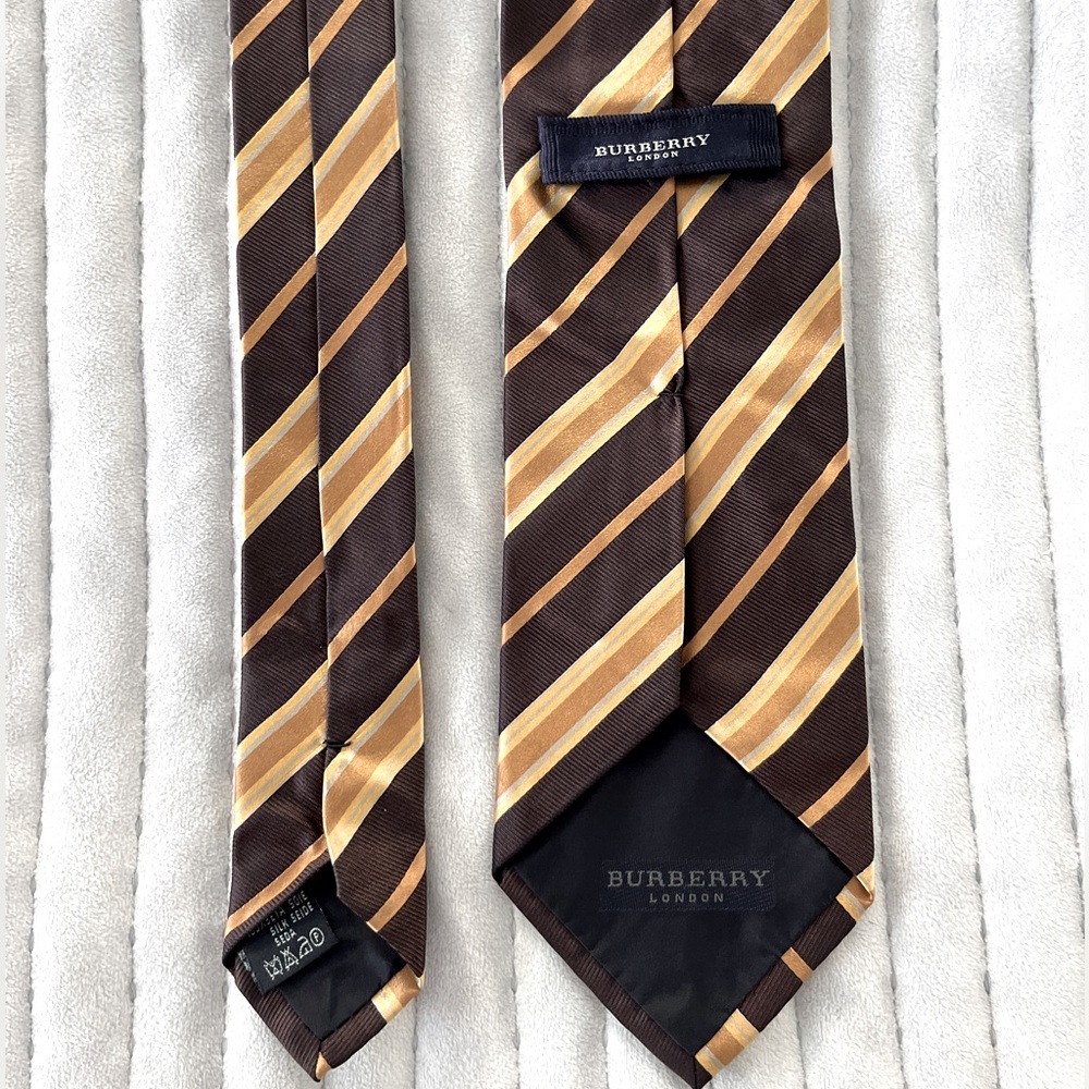 Burberry London Silk Tie - Picture 2 of 5